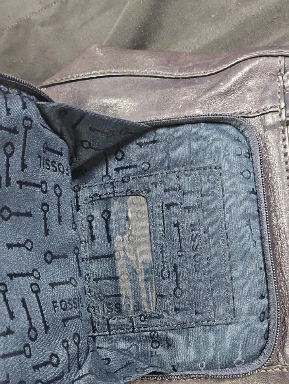 Fossil sleek navy